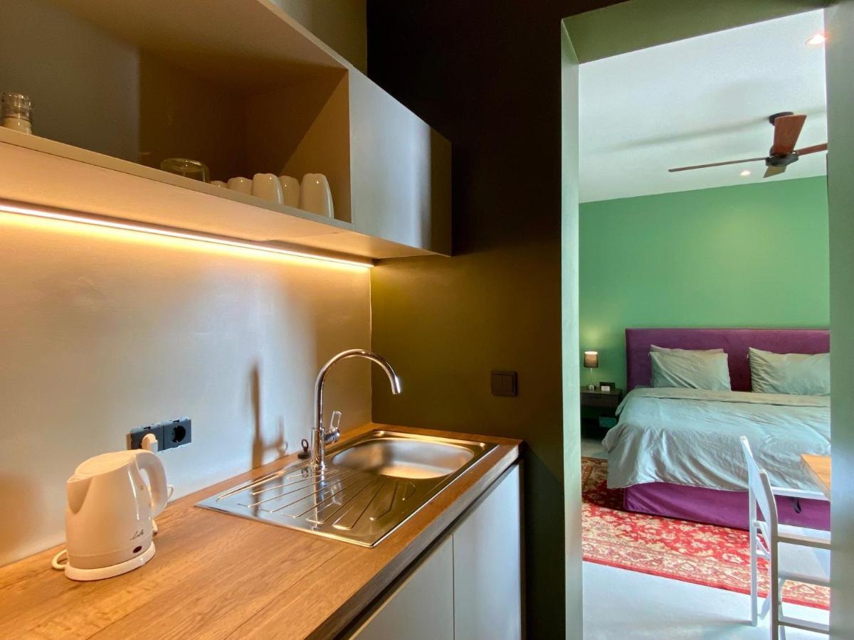 Finiq Boutiq Studios + Apartment Foiníki Екстериор снимка
