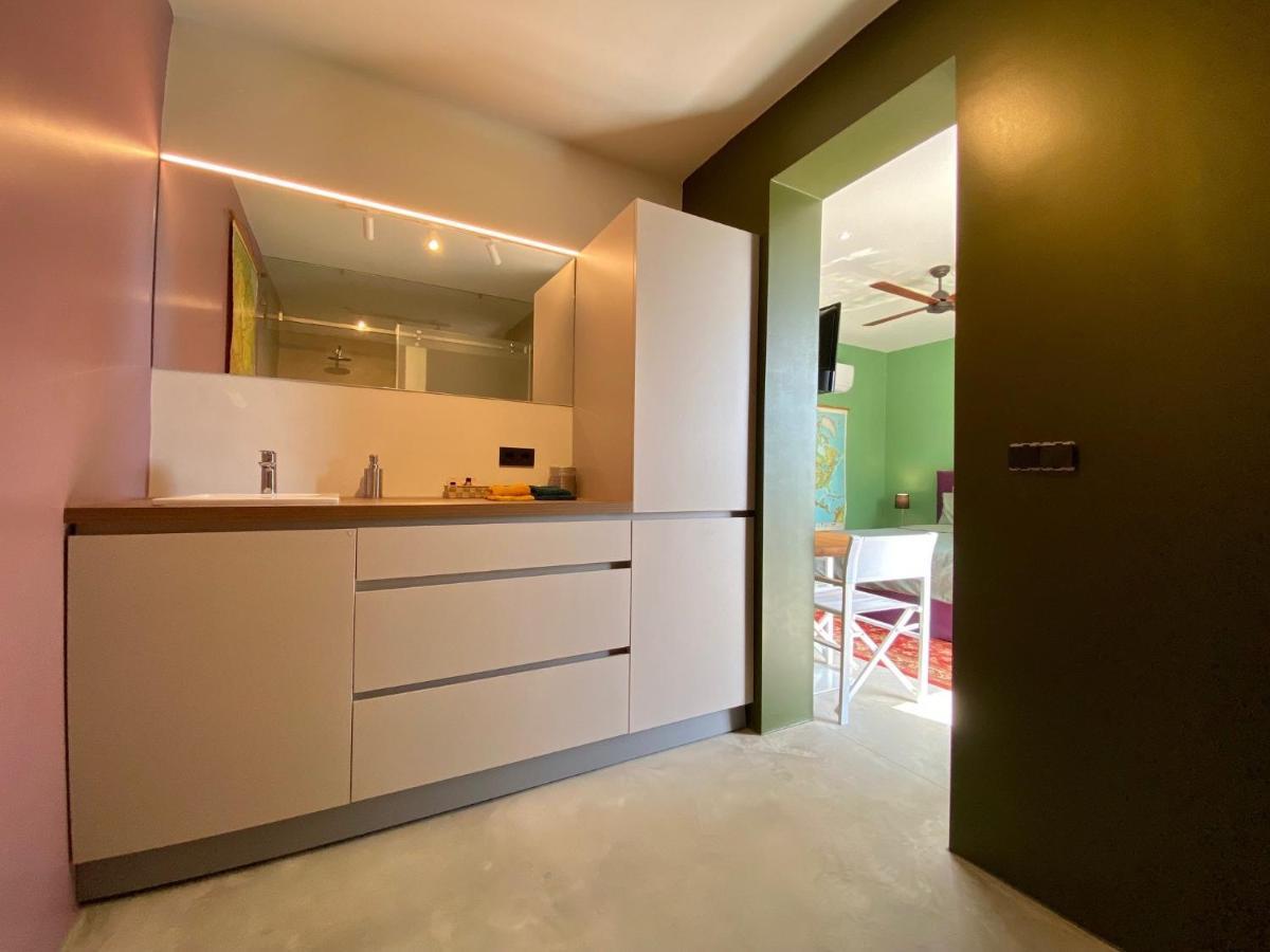 Finiq Boutiq Studios + Apartment Foiníki Екстериор снимка